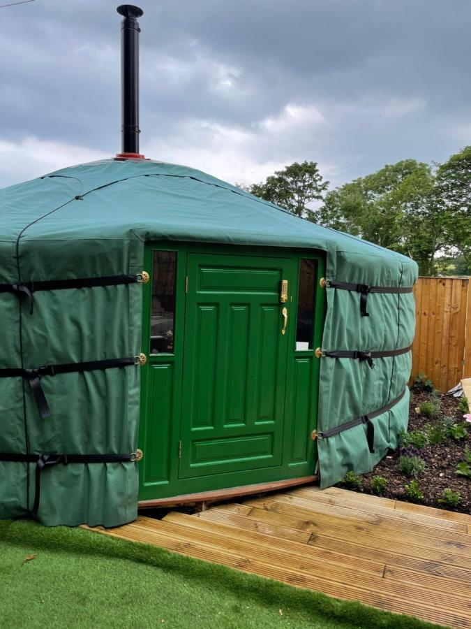 O Dan Y Coed Luxury Yurt With Hot Tub Hotel Chwilog Exterior photo